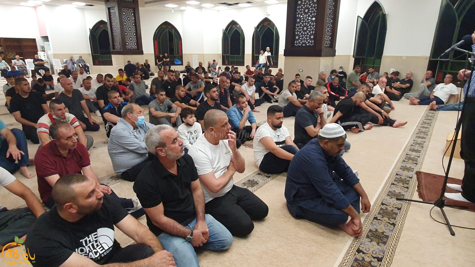 فيديو وصور: شعائر صلاتي العشاء والتراويح من مسجد النور بمدينة اللد